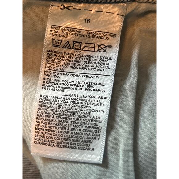 NWT Old Navy Women's Plus Size Denim Shorts O.G. Straight Size 16 - Picture 3 of 5